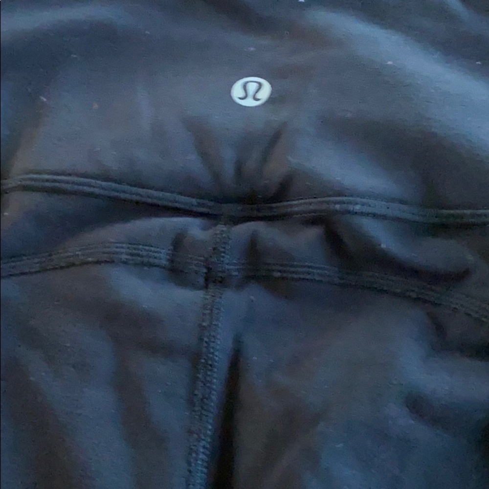Lululemon black cropped pants